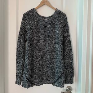 Oversized knit sweater with pockets